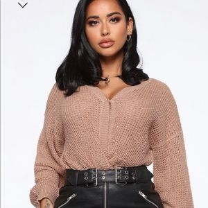 FN BROWN KNIT SWEATER WITH FRONT KNOT